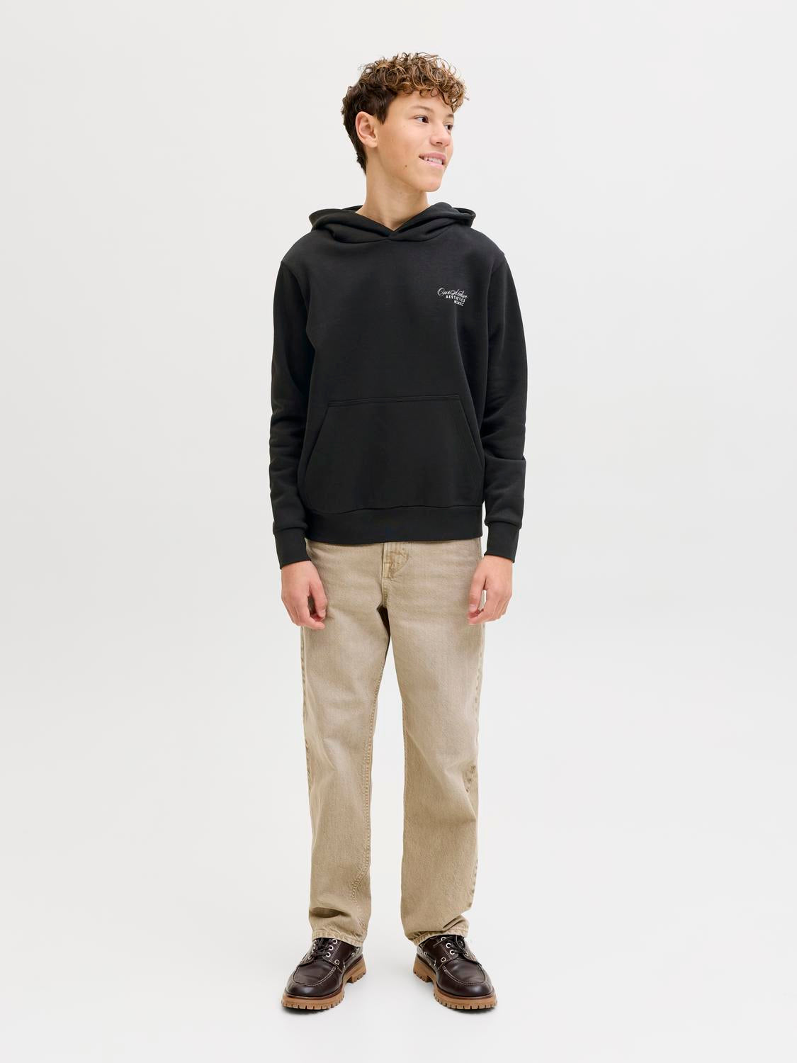 model_shot-front_full